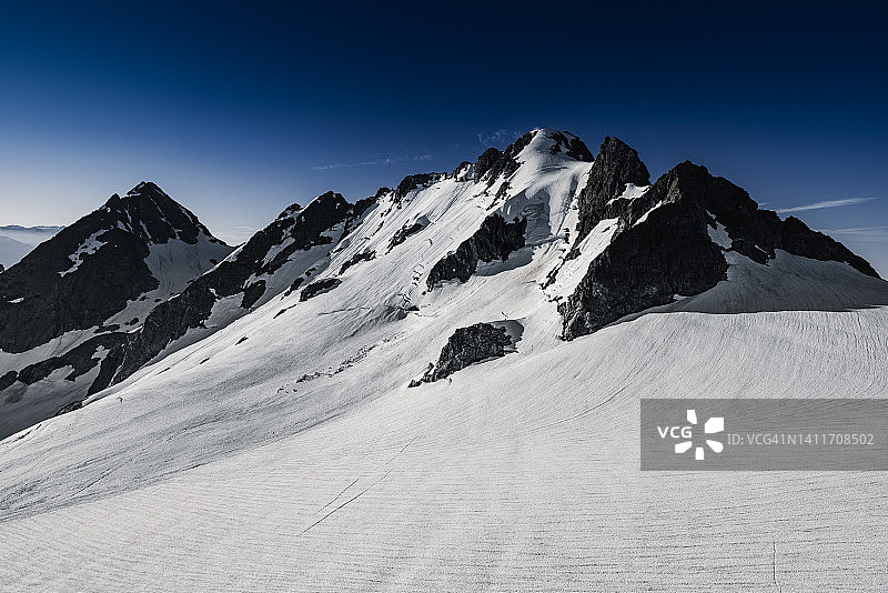不列颠哥伦比亚省斯阔米什附近的塞拉图斯山和阿尔法山北坡图片素材