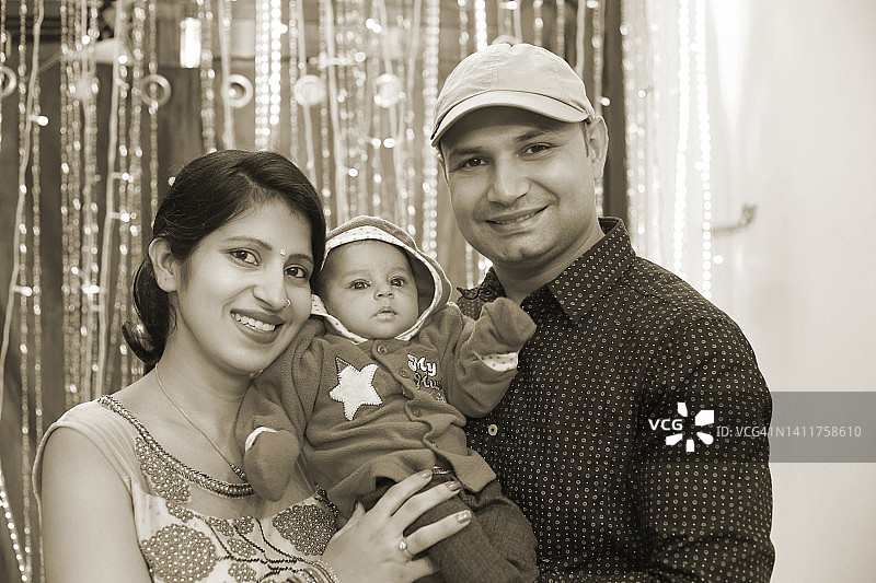 父母与小女儿图片素材