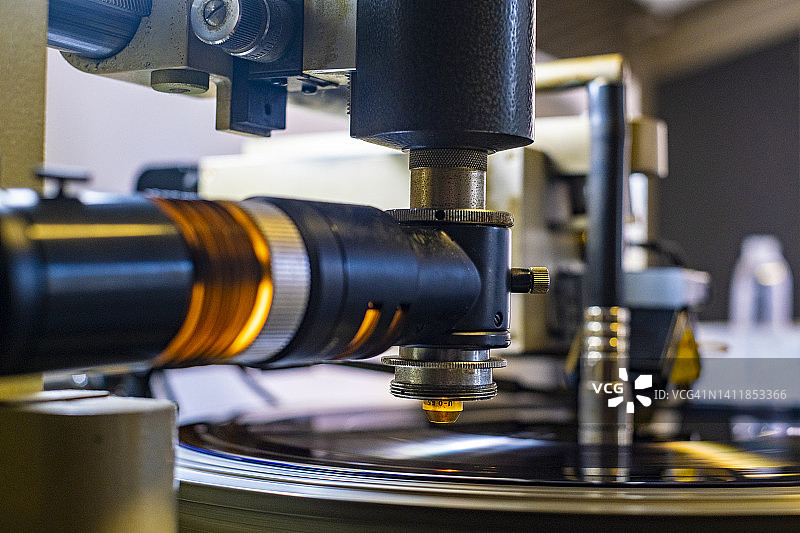 黑胶母盘处理机图片素材