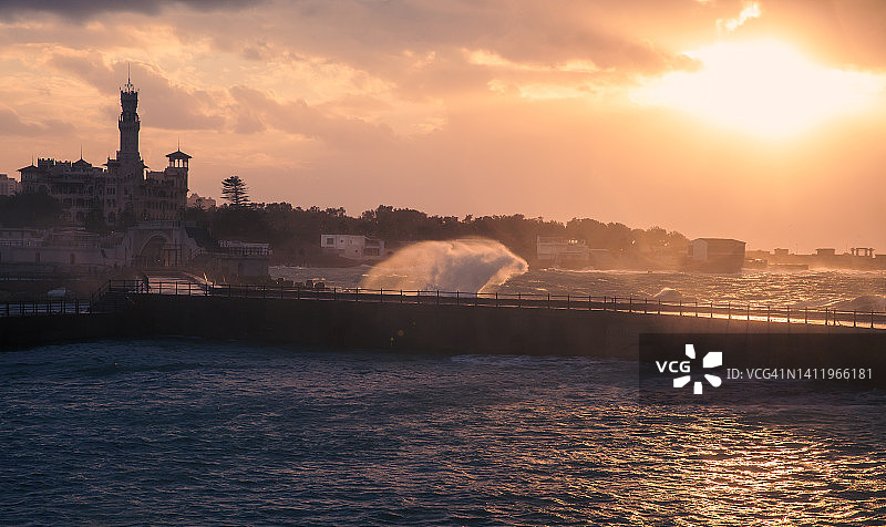 蒙塔扎海滩的傍晚景色图片素材