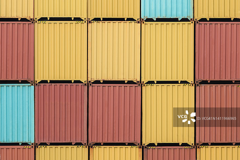 航运港口仓库中的集装箱图片素材
