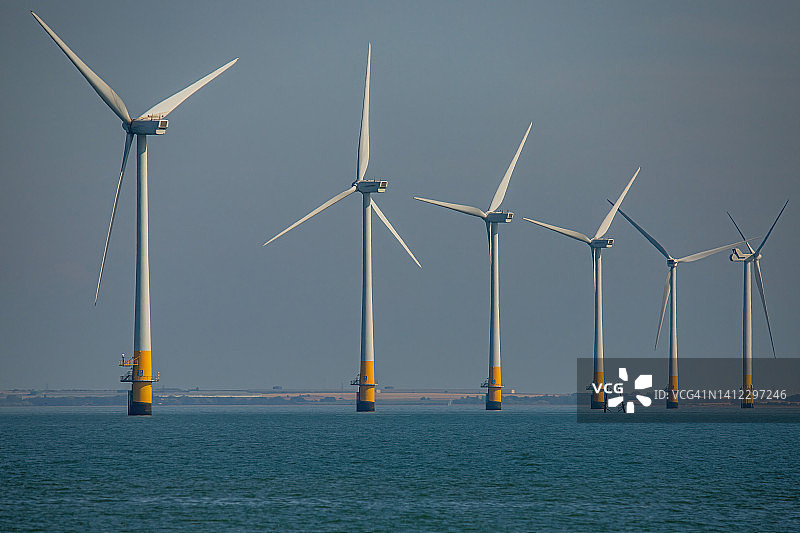 英国肯特郡塞尼特风力发电场图片素材