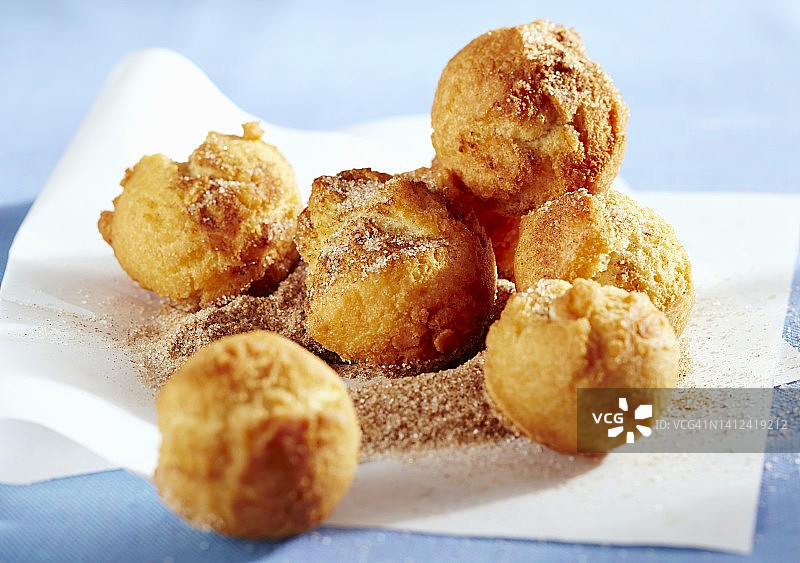 Bullebasches（油炸糕点球，德国东弗里西亚）图片素材
