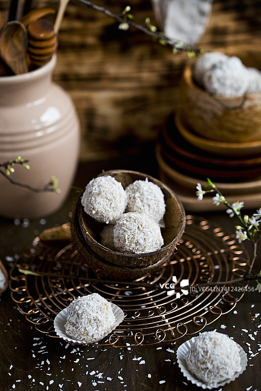 小米和椰子果仁糖图片素材