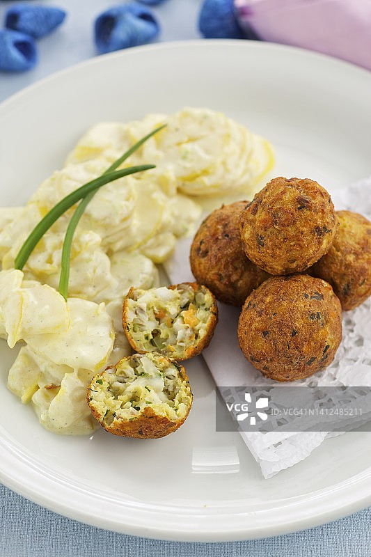 蛋黄酱土豆沙拉鱼丸图片素材