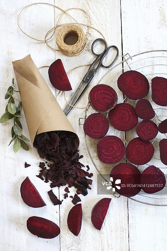 自制甜菜根薯片图片素材