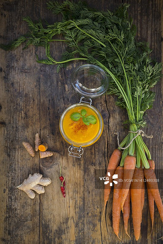 姜汁辣椒姜黄胡萝卜汤图片素材