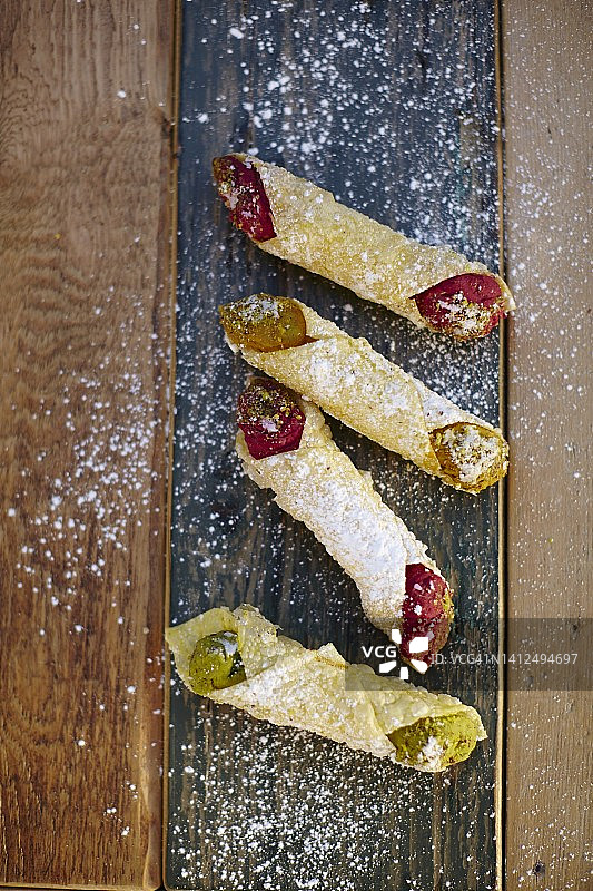 意式奶酪卷（填充油炸薄饼）图片素材