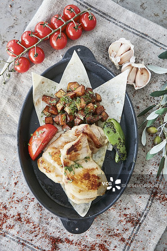 炸土豆火鸡胸肉片图片素材