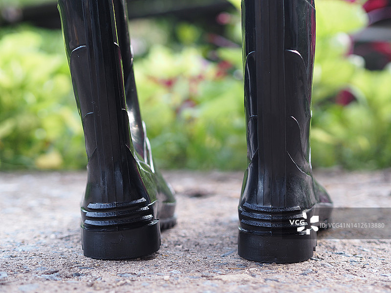 园艺用黑色靴子图片素材