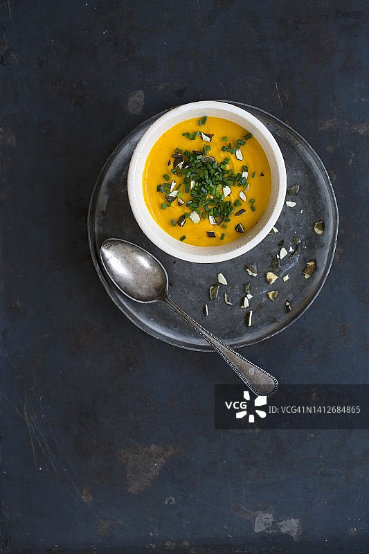 韭菜和南瓜碎南瓜汤图片素材