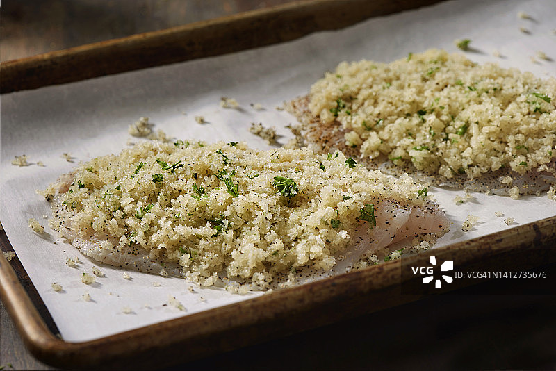 准备帕尔马干酪比目鱼图片素材