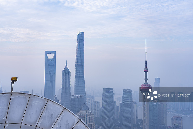 上海现代天际线晨间航拍图片素材