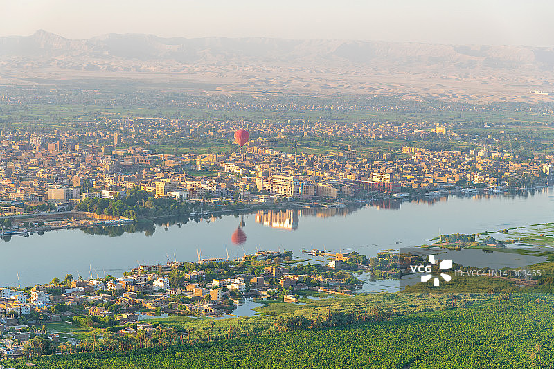 埃及卢克索的热气球图片素材