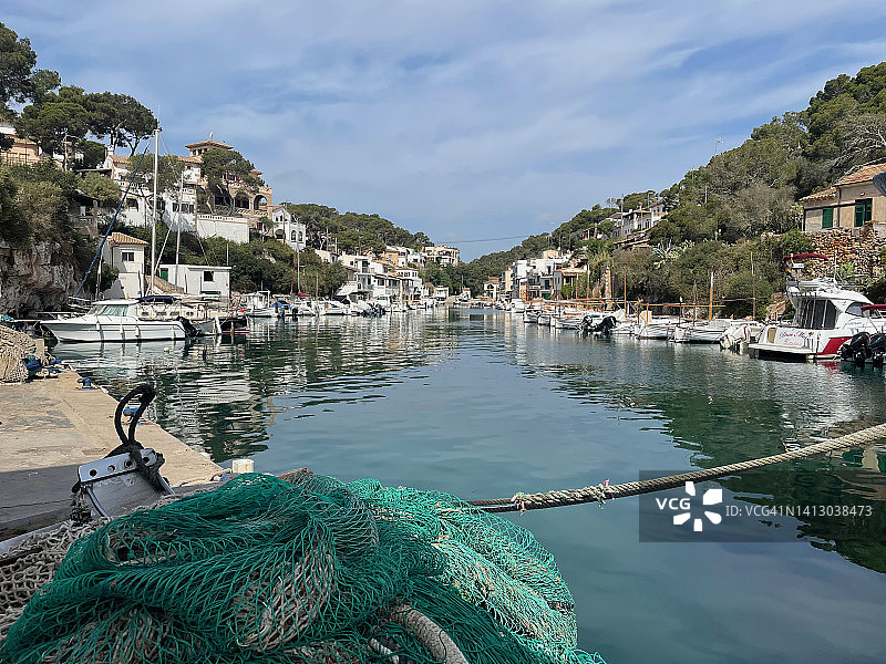 马略卡岛卡拉菲格拉渔港码头图片素材