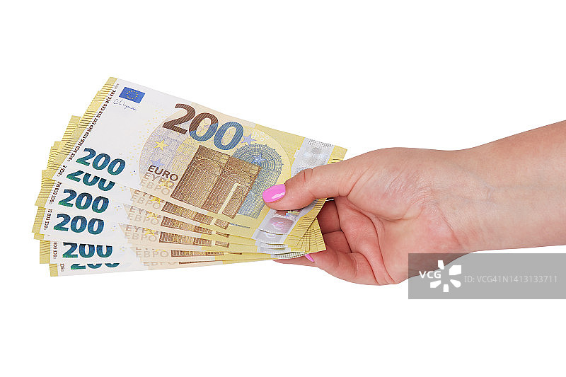 女人的手递出欧元纸币，隔离在白色背景上图片素材