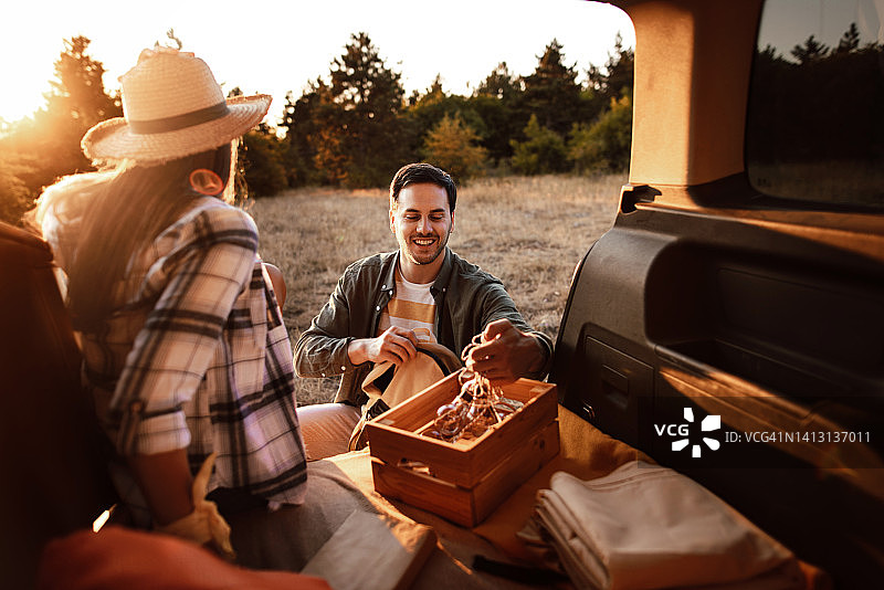 一起露营图片素材