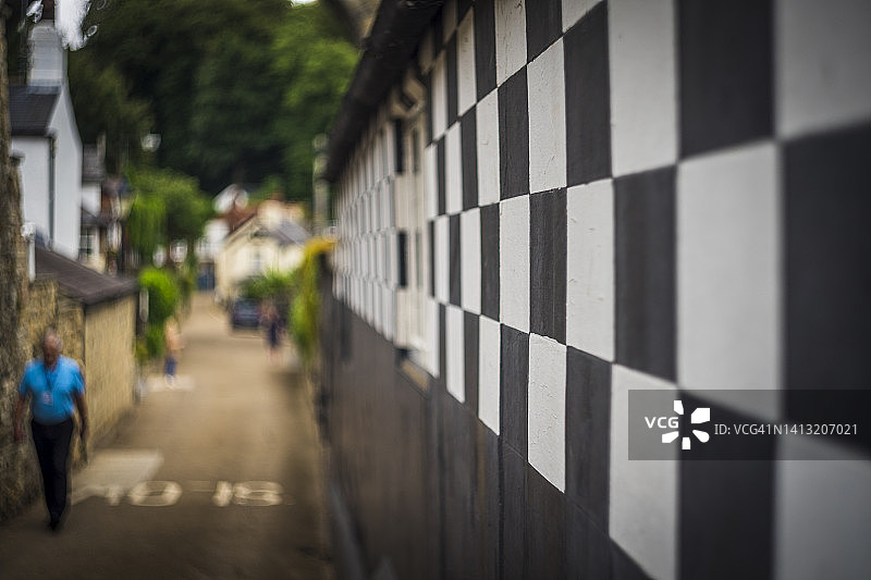 克纳雷斯伯勒建筑物侧面的黑白格子墙图片素材