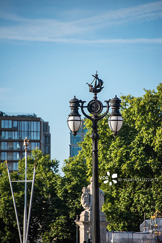 纳尔逊舰队路灯，林荫路，伦敦图片素材