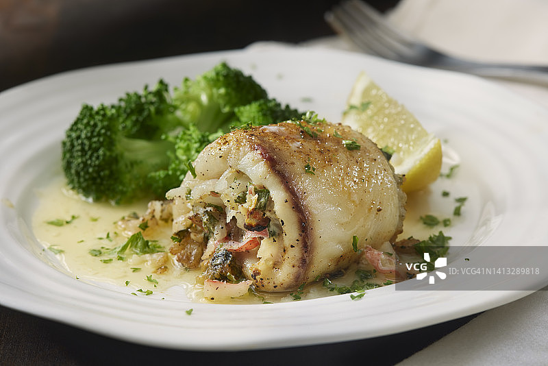 奶油蟹肉酿罗非鱼图片素材