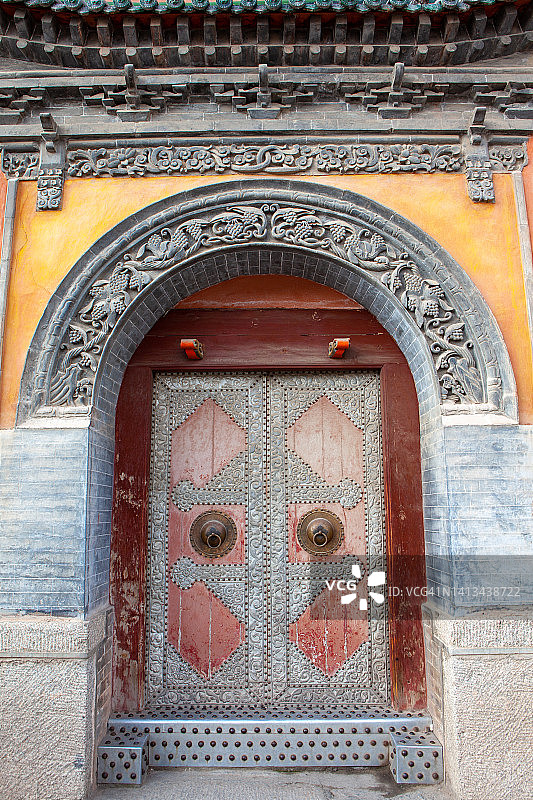 塔尔寺关闭的入口图片素材