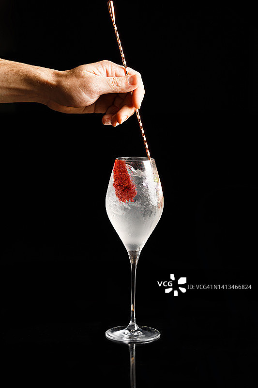 冰镇白色饮品图片素材