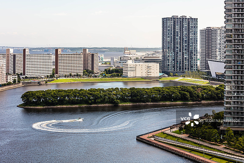 日本东京城市高角度绿色建筑景观图片素材