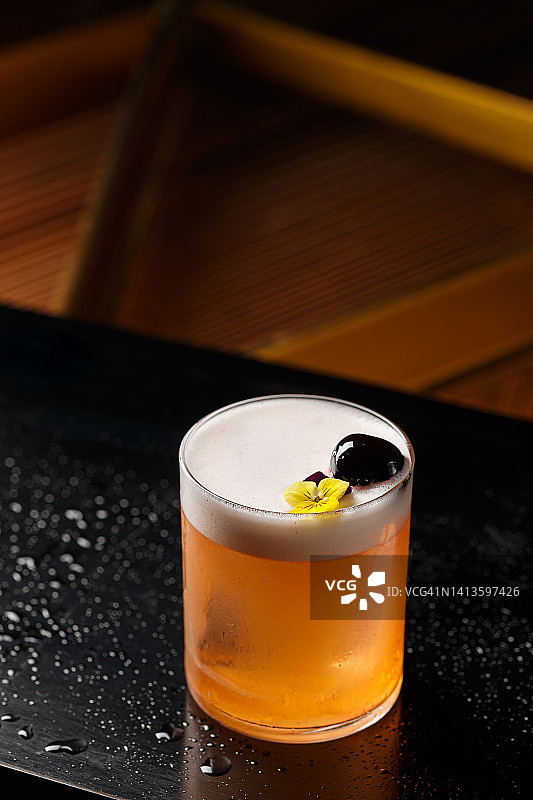 含酒精的鸡尾酒——库存照片图片素材