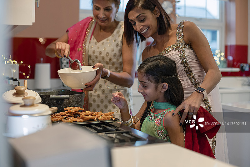 我可以尝尝印度甜点Jalebi吗？图片素材