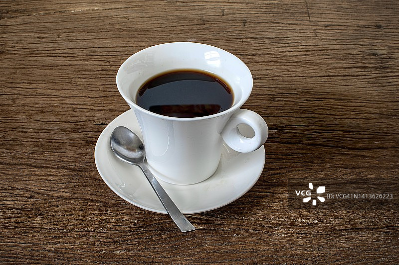 办公桌上的美式咖啡特写图片素材