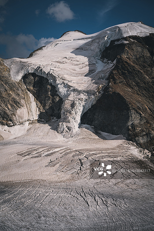 皮兹康布雷纳峰图片素材