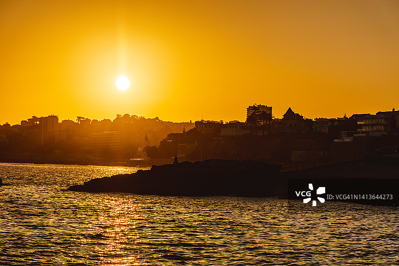 金色时段：埃斯托利尔风光图片素材