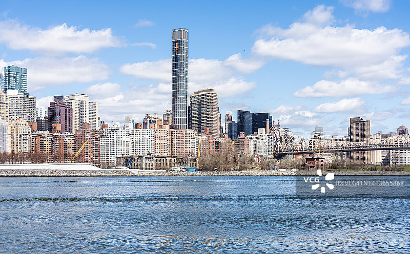 阳光下的纽约萨顿广场景观图片素材