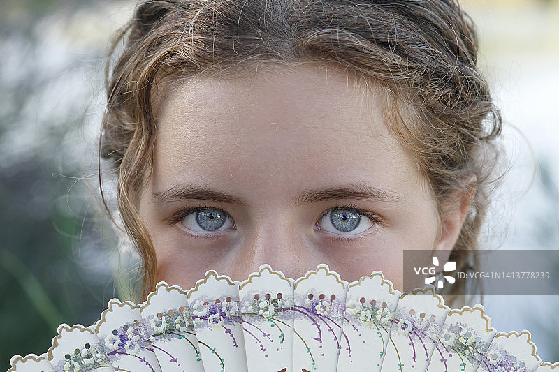 蓝眼睛女孩肖像图片素材