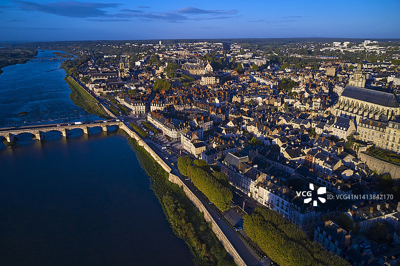 法国卢瓦-谢尔省布卢瓦卢瓦尔河谷城市风光图片素材