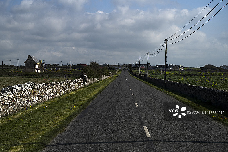 韦克斯福德附近的乡村公路图片素材