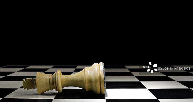 棋盘上的棋子图片素材