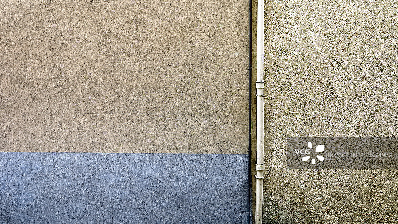 法国埃维昂的棕蓝色混凝土墙图片素材