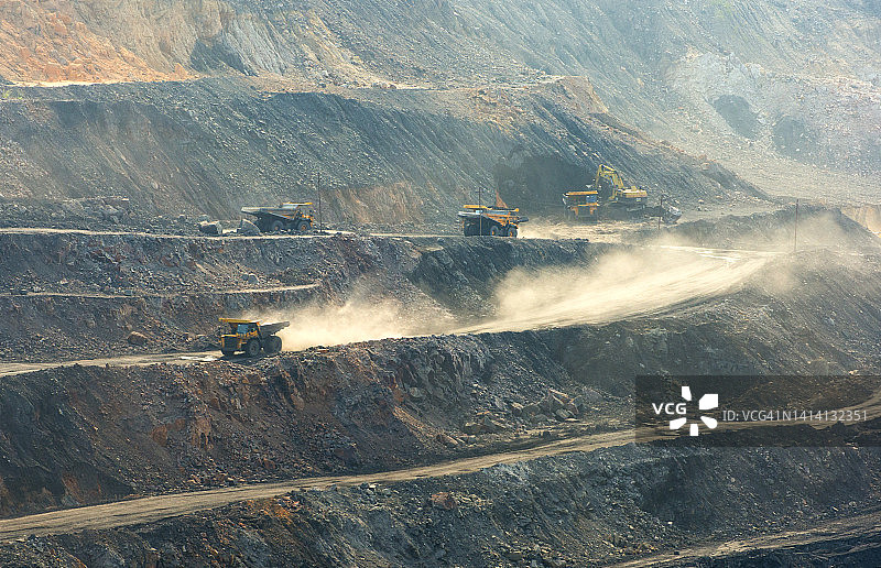 煤矿堆图片素材