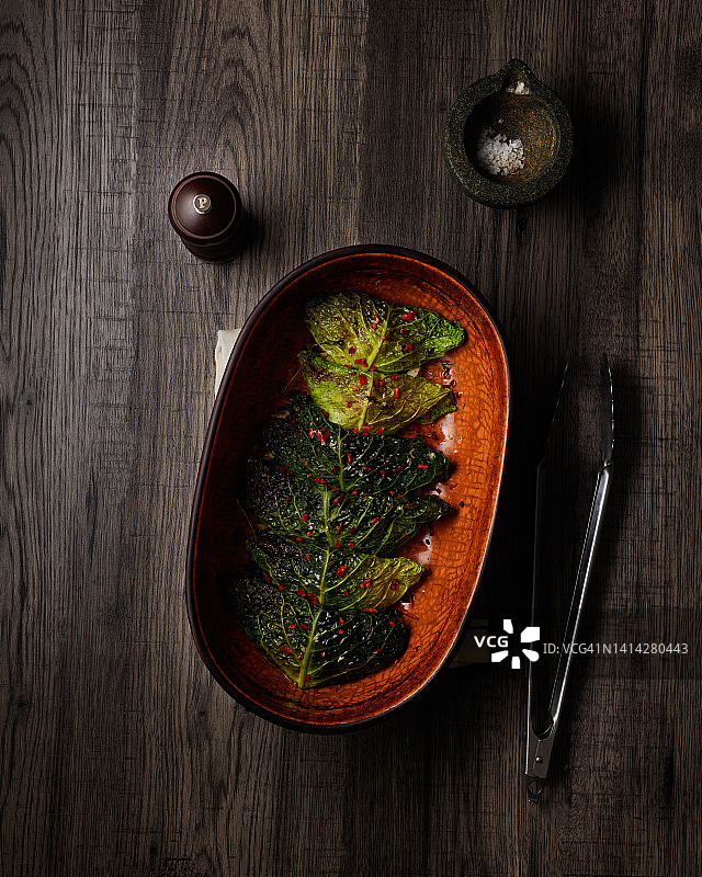 健康纯素皱叶甘蓝卷图片素材