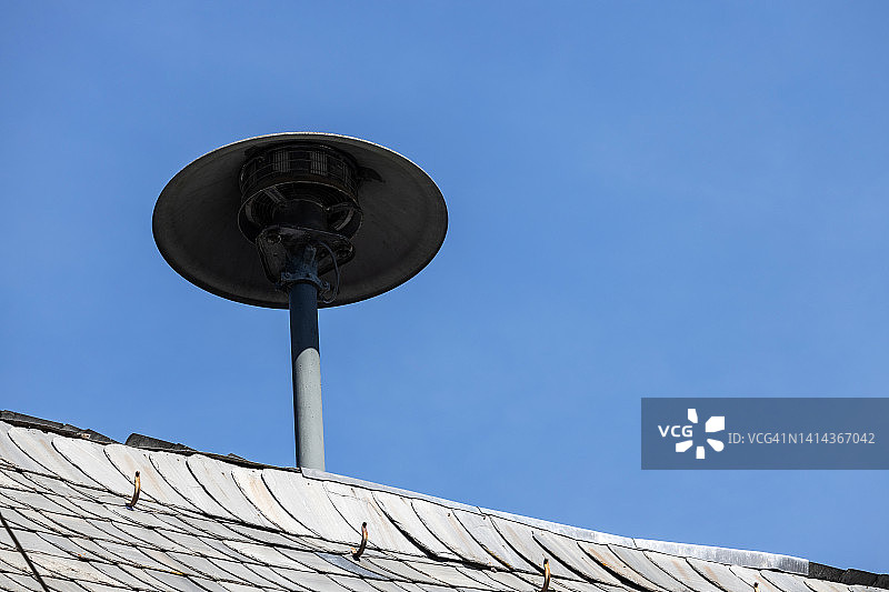 屋顶上的警报声图片素材