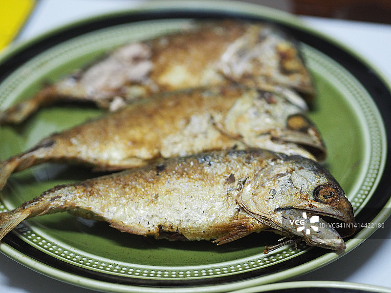 油炸短体鲭鱼图片素材