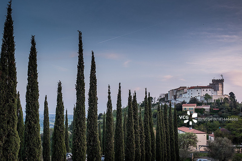 托斯卡纳里窝那滨海罗西尼亚诺波杰蒂小径全景图片素材