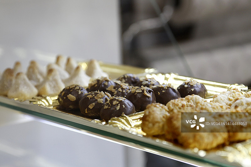 杏仁蛋白软糖小蛋糕或饼干图片素材