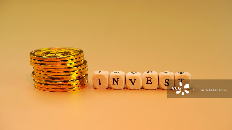 投资与金币堆图片素材