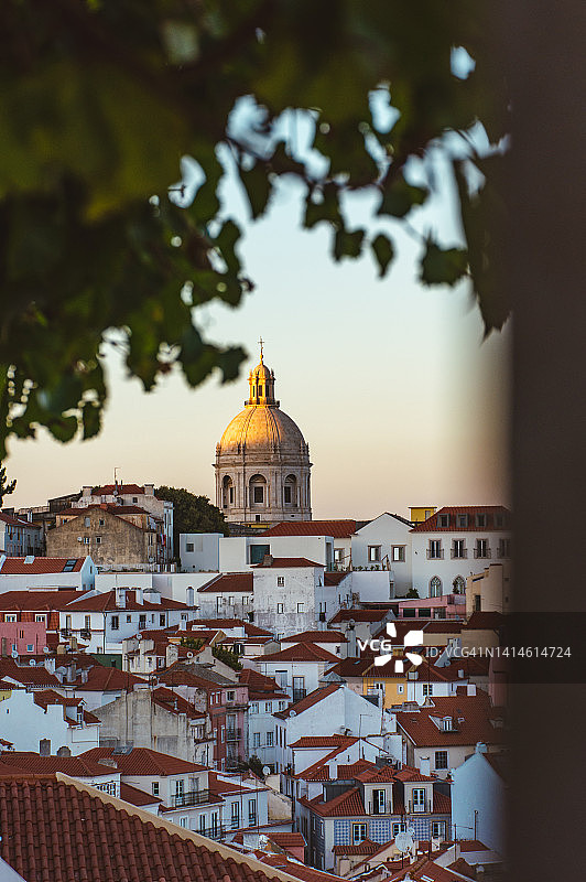 从圣卢西亚观景台俯瞰里斯本图片素材
