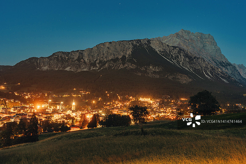意大利威尼托大区贝卢诺省的科尔蒂纳丹佩佐和托法纳山图片素材