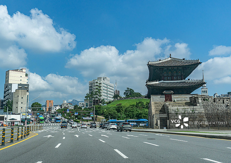 韩国首尔的城市街道图片素材