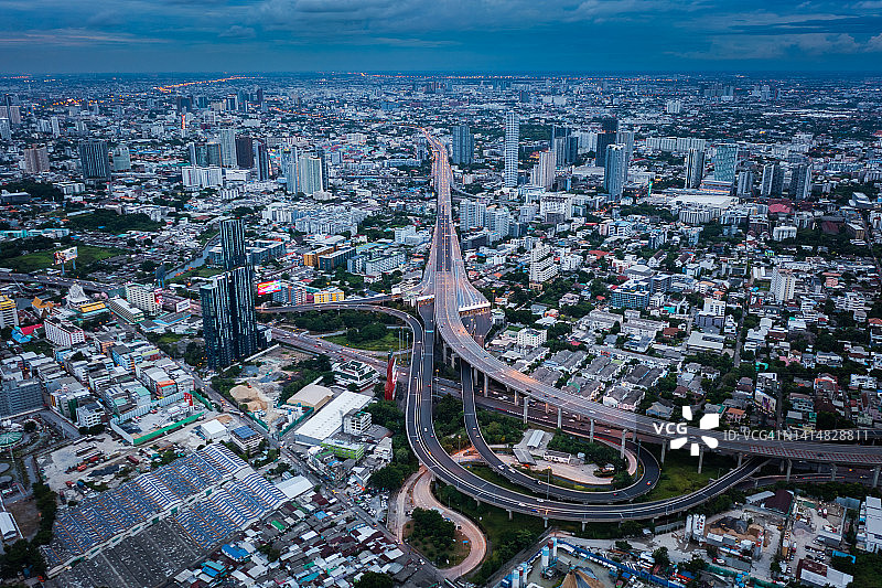 航拍曼谷城市高架道路图片素材