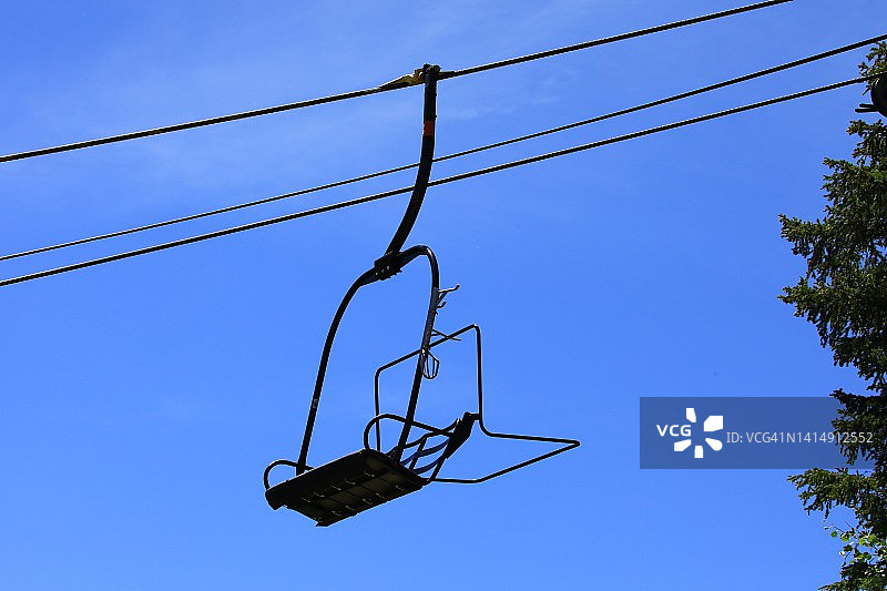 缆索式滑雪缆车图片素材